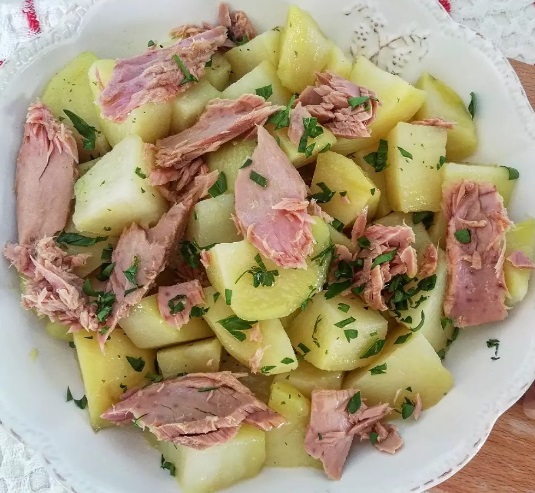 insalata di patate e tonno